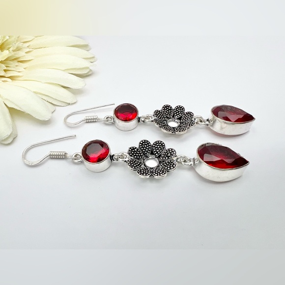 GARNET EARRINGS - Picture 6 of 12